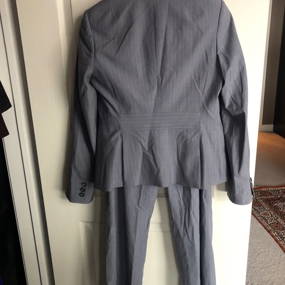 Nwt Banana Republic pinstripe suit - Picture 4 of 9